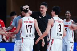 足球直播平台-重庆男篮稳操胜券，轻松获胜