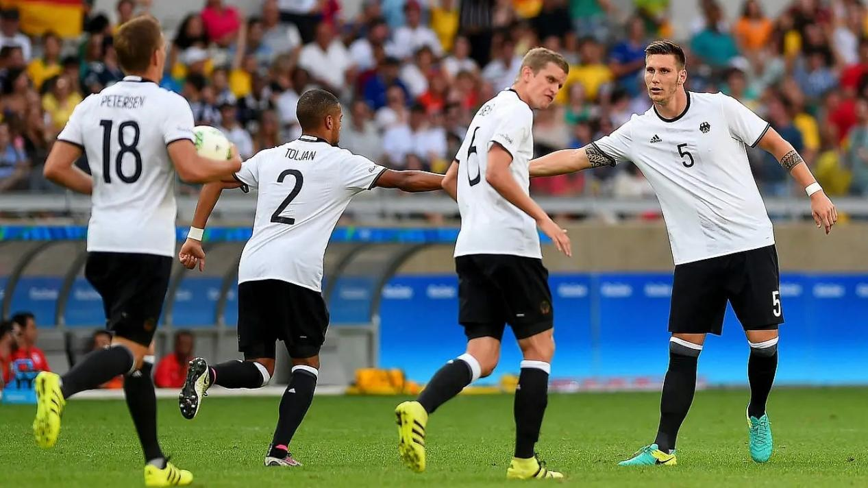 包含德国乒乓球队强势波兰乒乓球队，水谷隼送出助攻的词条